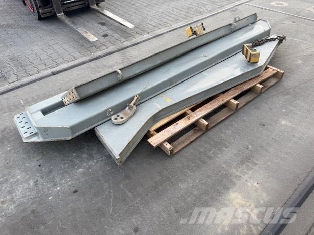 CAT 740 TAILGATE Liigendraamiga pinnaseveokid