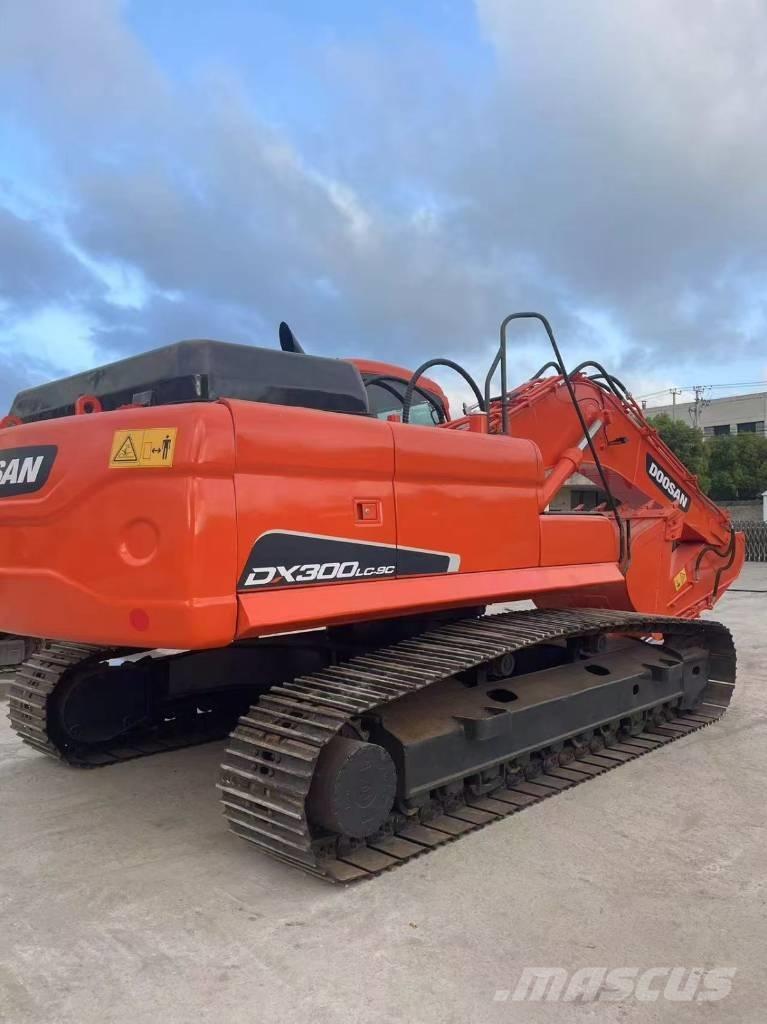 Doosan DX300LC-9C Roomikekskavaatorid