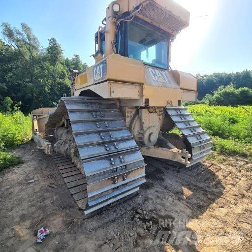 CAT D 6 T LGP Buldooserid