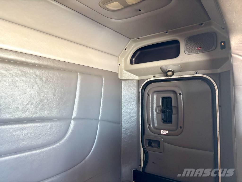 Peterbilt 367 Sadulveokid