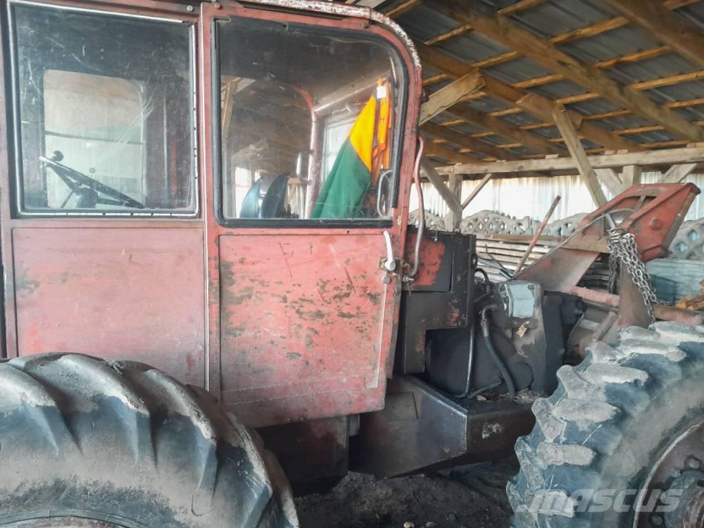 LKT 80 Väljaveotraktorid