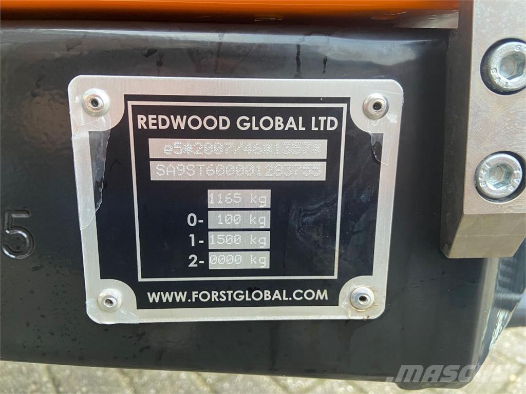  Först ST6D.24 Silokombainid