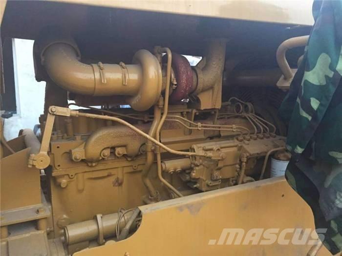 CAT D 6 D Buldooserid