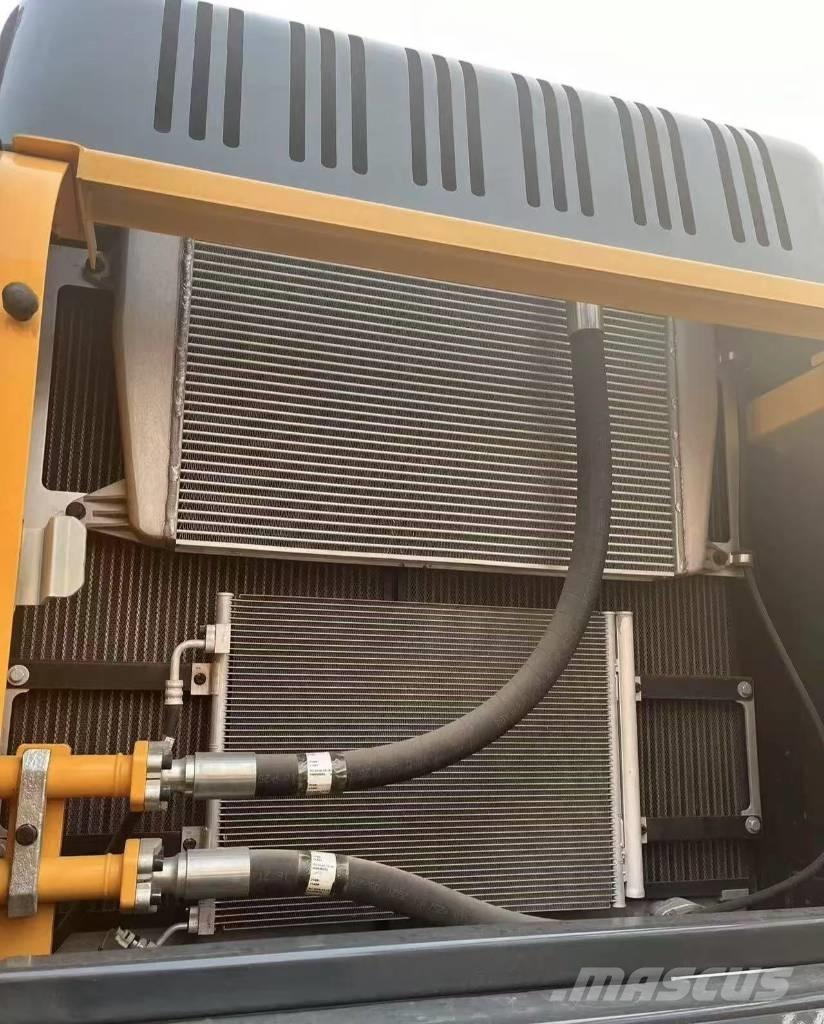 Hyundai 305LC Roomikekskavaatorid