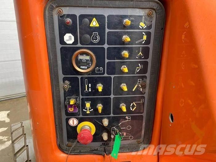 JLG E400AJP Iseliikuvad poomtõstukid