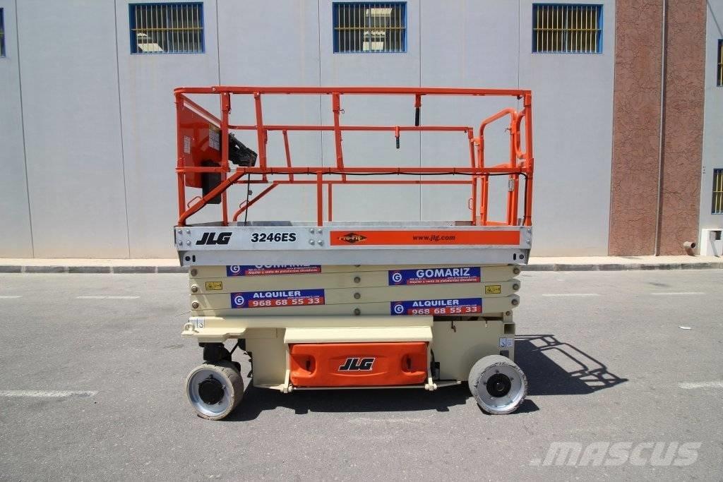 JLG 3246 ES Käärtõstukid