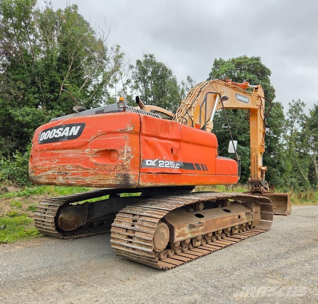 Doosan DX 225 LC Roomikekskavaatorid