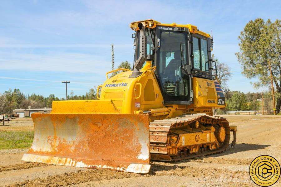 Komatsu D 37 EX Buldooserid