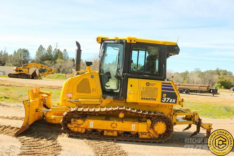 Komatsu D 37 EX Buldooserid