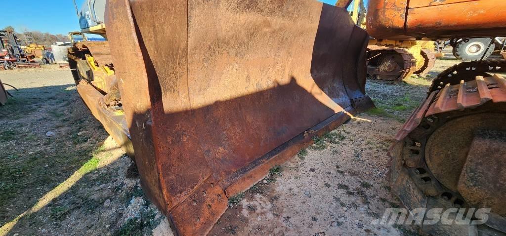 Komatsu D 65 EX 12 Buldooserid