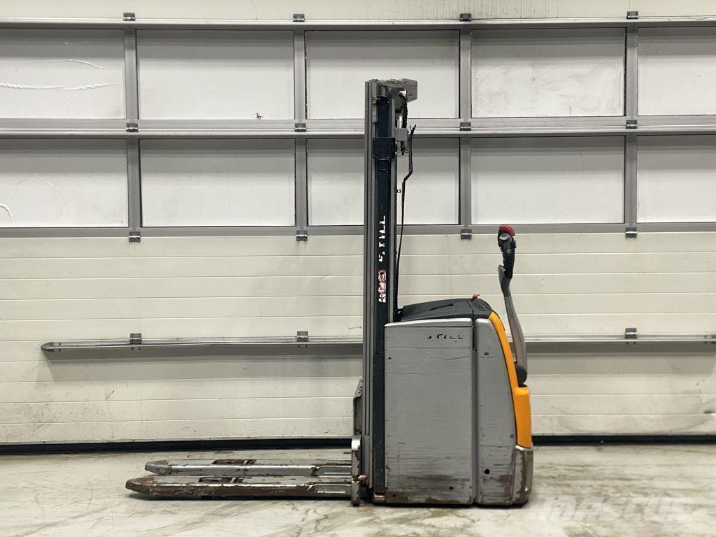 Still EXV14I Järelkäidavad virnastajad