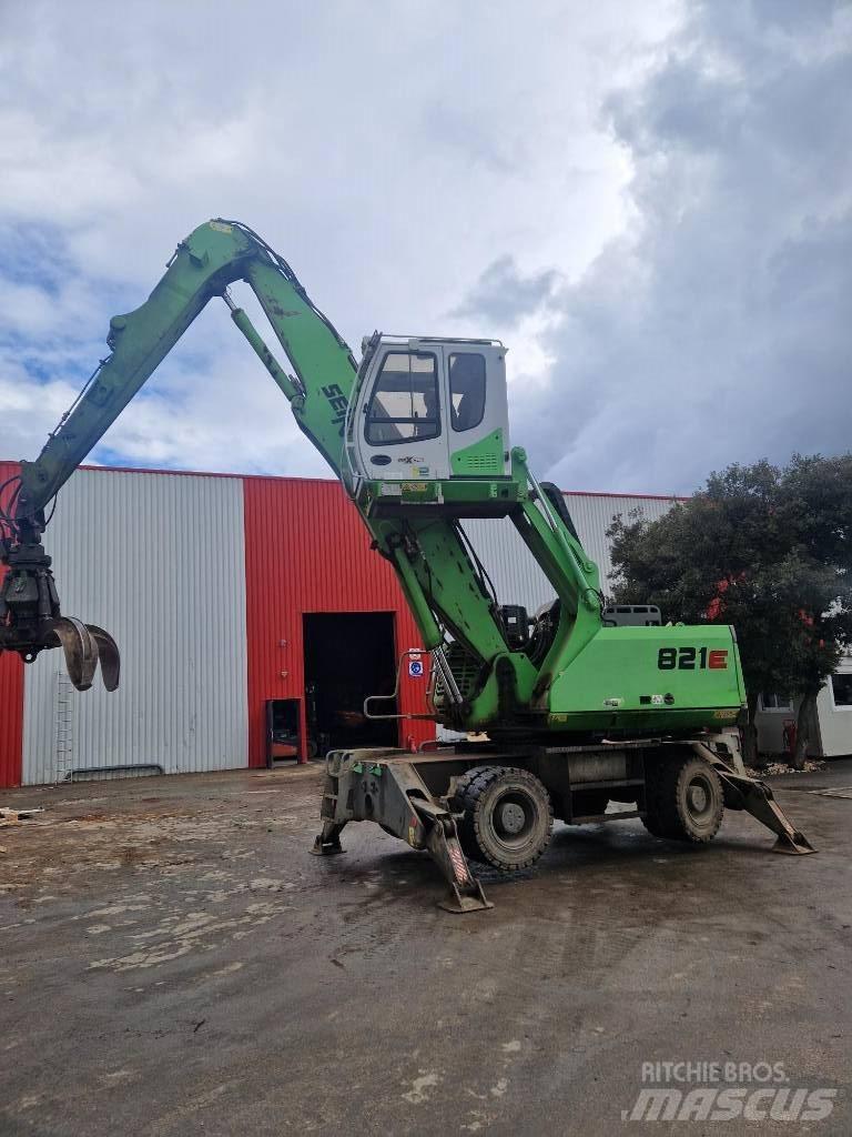 Sennebogen 821 E Ratasekskavaatorid
