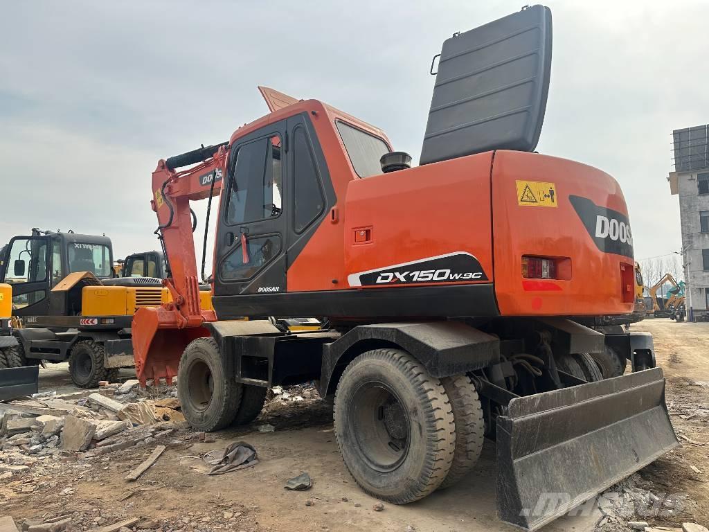 Doosan DH 150 W-7 Ratasekskavaatorid
