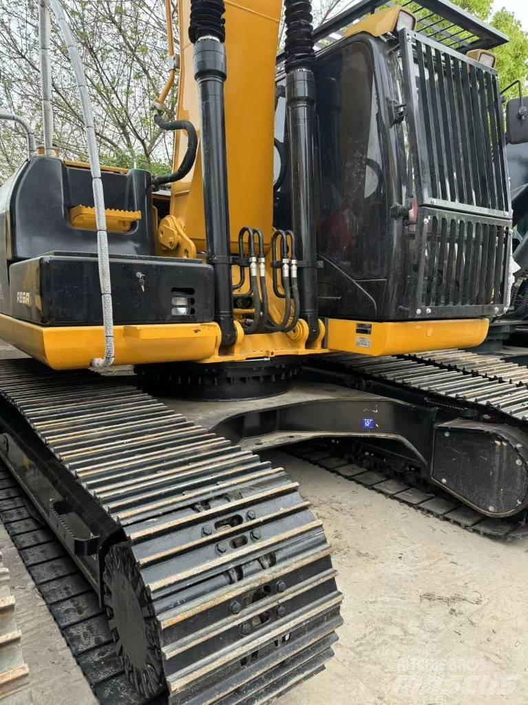 CAT 320 D Roomikekskavaatorid