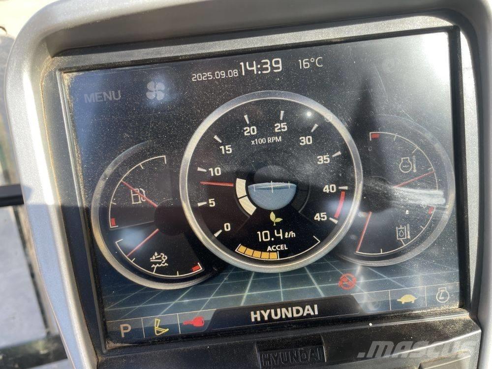 Hyundai HX 140 HW Roomikekskavaatorid