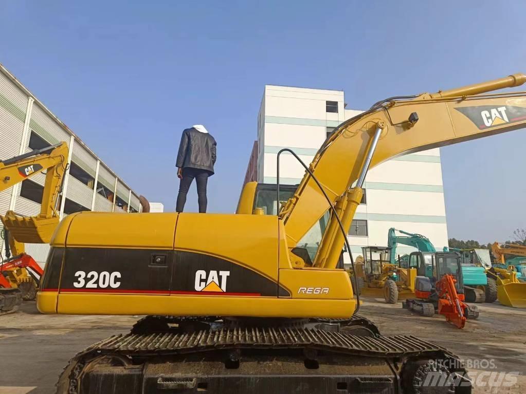 CAT 320 C Roomikekskavaatorid