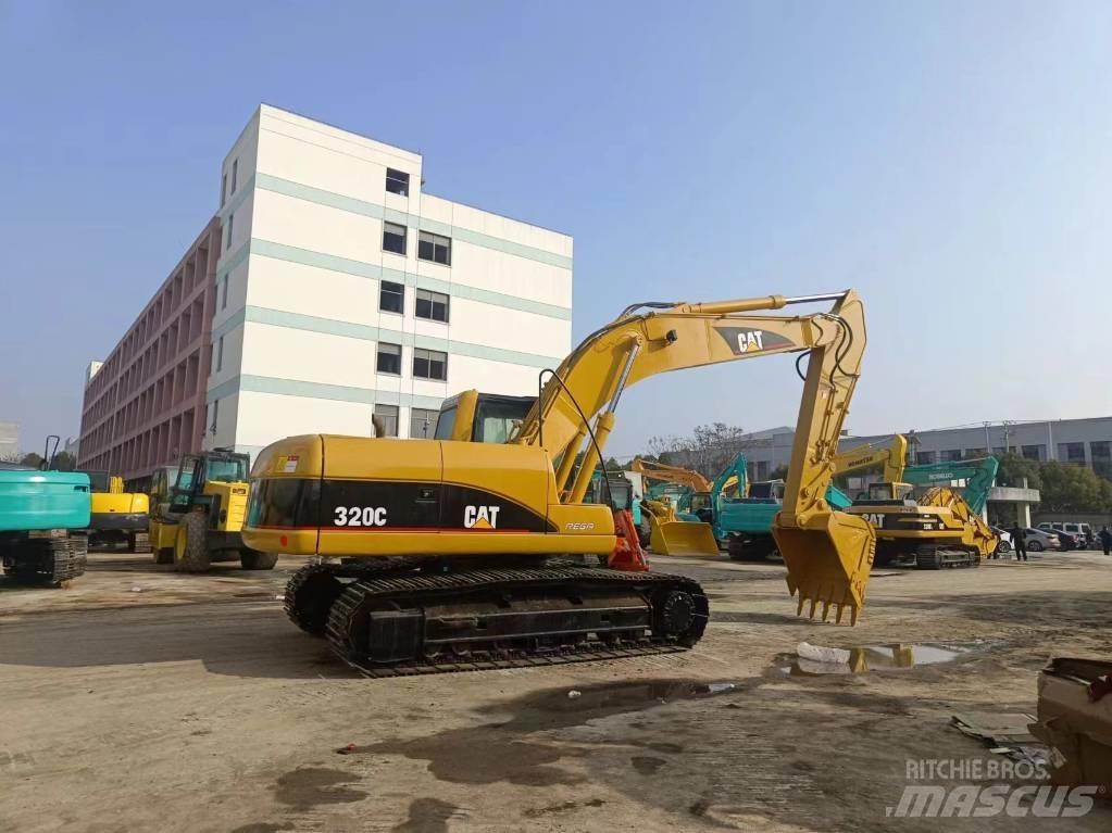 CAT 320 C Roomikekskavaatorid
