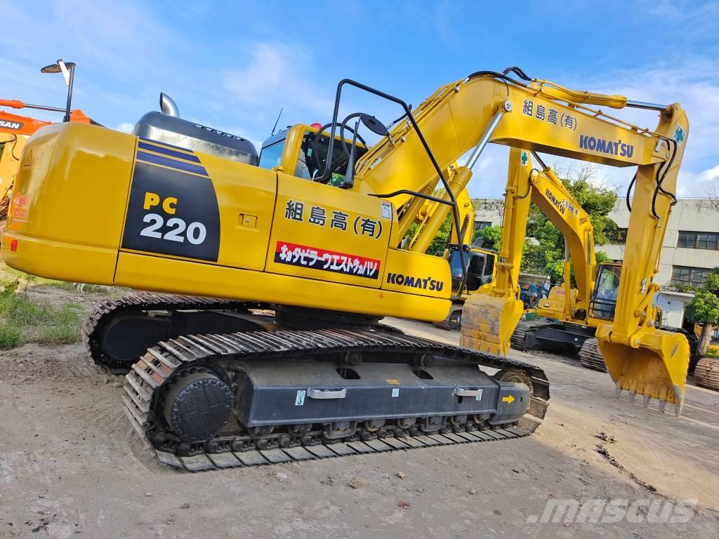 Komatsu PC 220-7 Roomikekskavaatorid