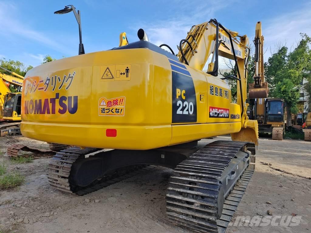 Komatsu PC 220-7 Roomikekskavaatorid