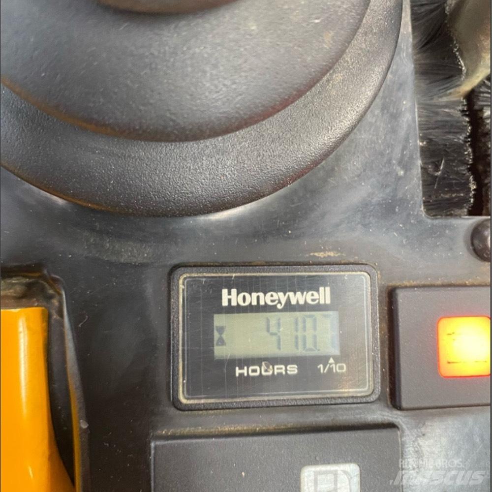 JCB 8008 Miniekskavaatorid < 7 t