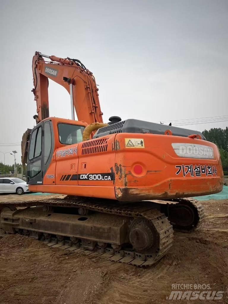 Doosan DX300LCA Roomikekskavaatorid