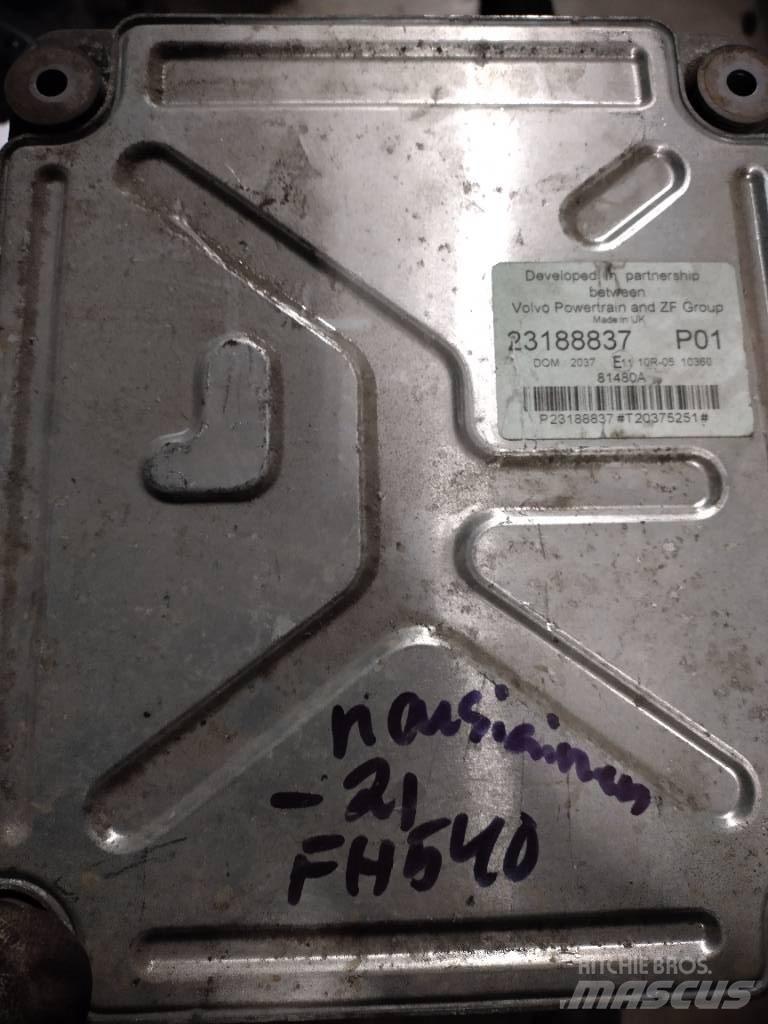 Volvo Moottori ecu Elektroonikaseadmed