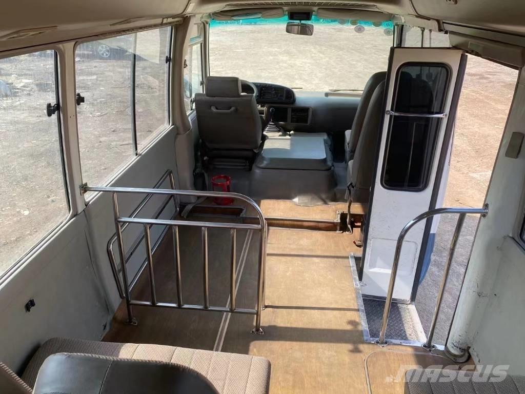 Toyota Coaster Bus Väikebussid