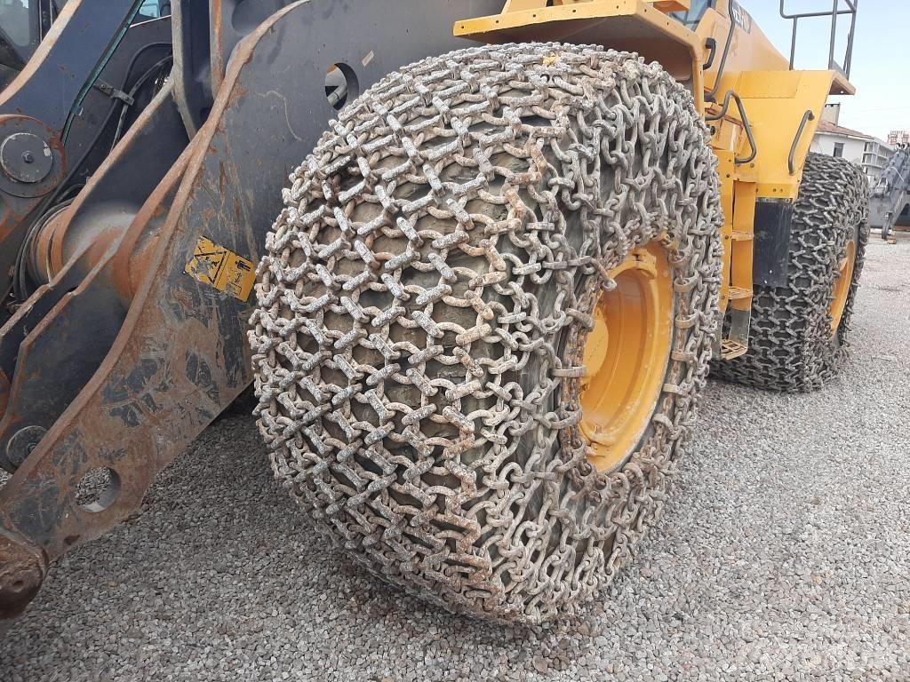 Volvo L220H Rataslaadurid