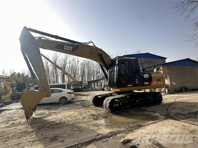 CAT 320D Roomikekskavaatorid