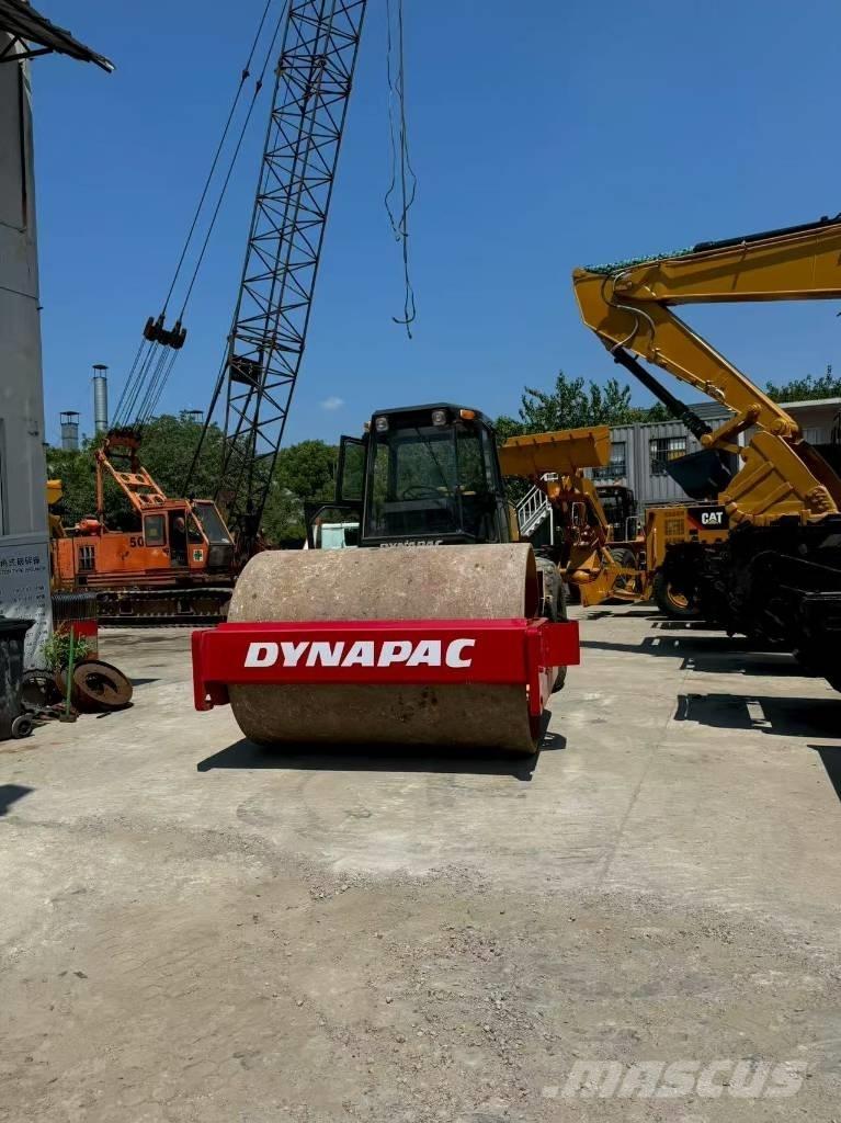 Dynapac CA 30 D Ühe trumliga rullid