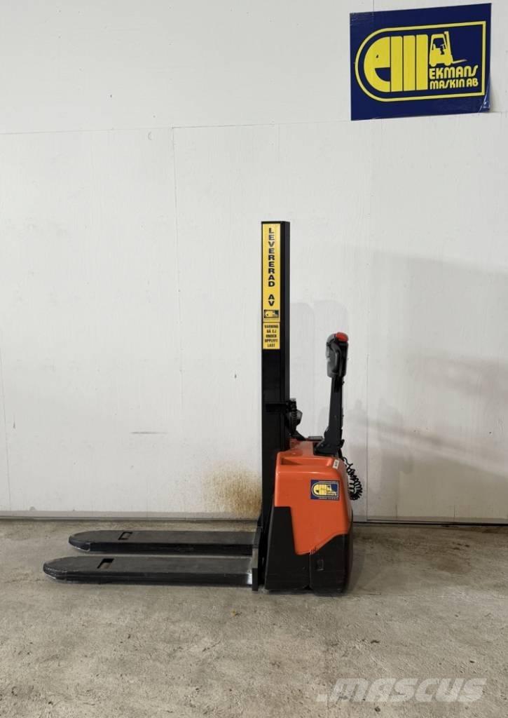 BT truck HWE 100 Platvormiga virnastajad