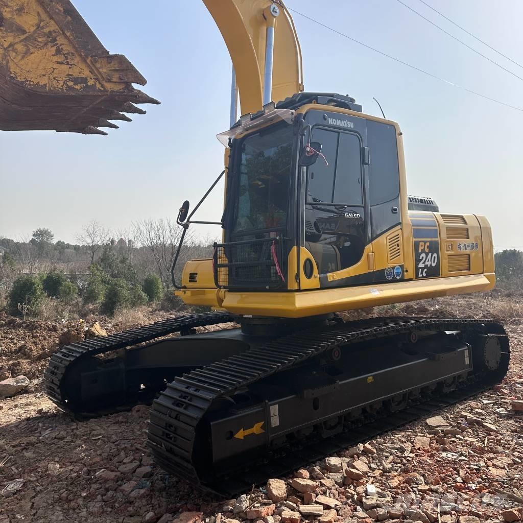 Komatsu PC 240 Roomikekskavaatorid