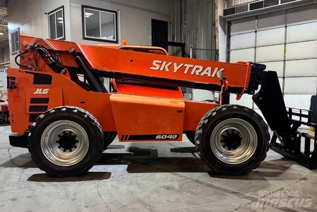 SkyTrak 6042 Teleskooplaadurid