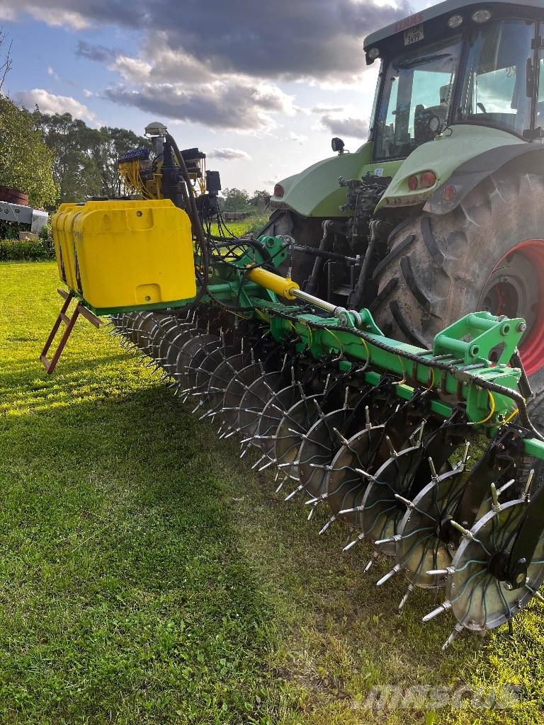  VELES-AGRO Vulkan Mineraalväetise laoturid