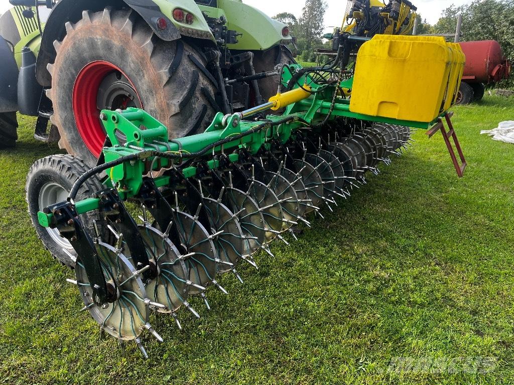  VELES-AGRO Vulkan Mineraalväetise laoturid
