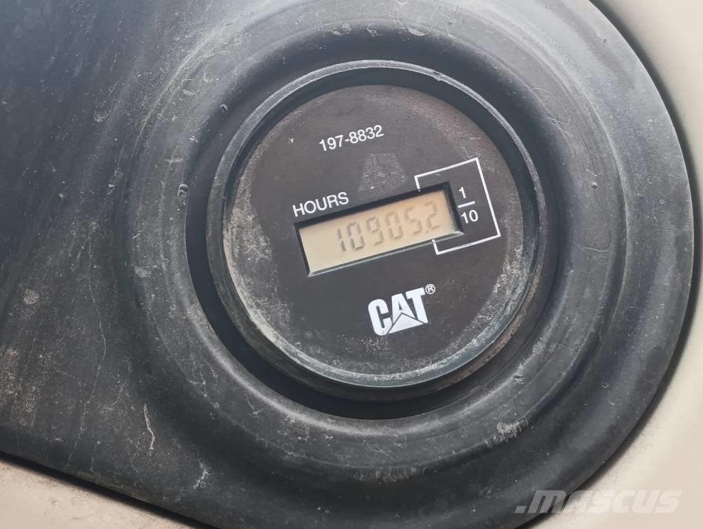 CAT M 318 C Ratasekskavaatorid