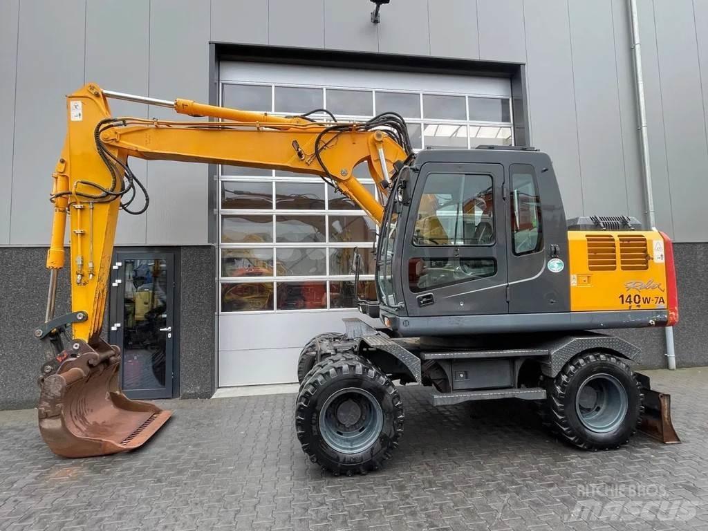 Hyundai R140W-7A Ratasekskavaatorid