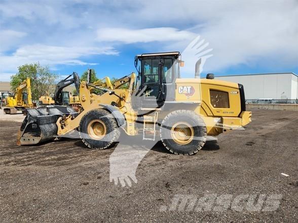 CAT 930M Rataslaadurid