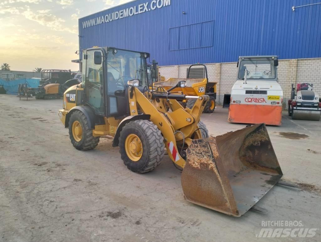 CAT 906M Rataslaadurid
