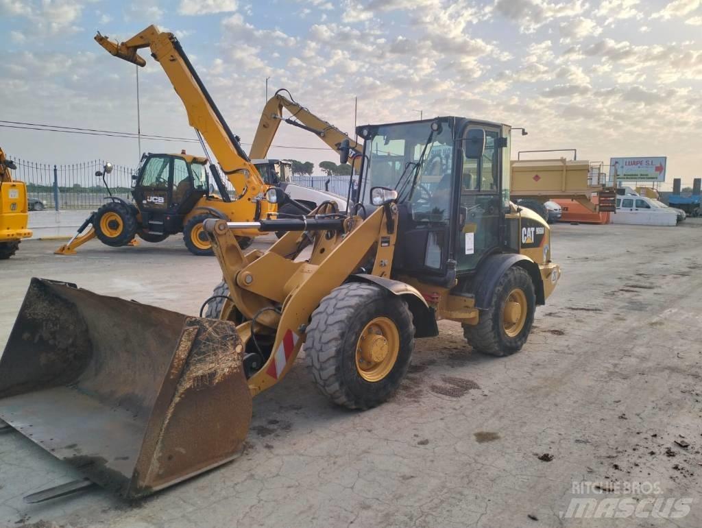 CAT 906M Rataslaadurid