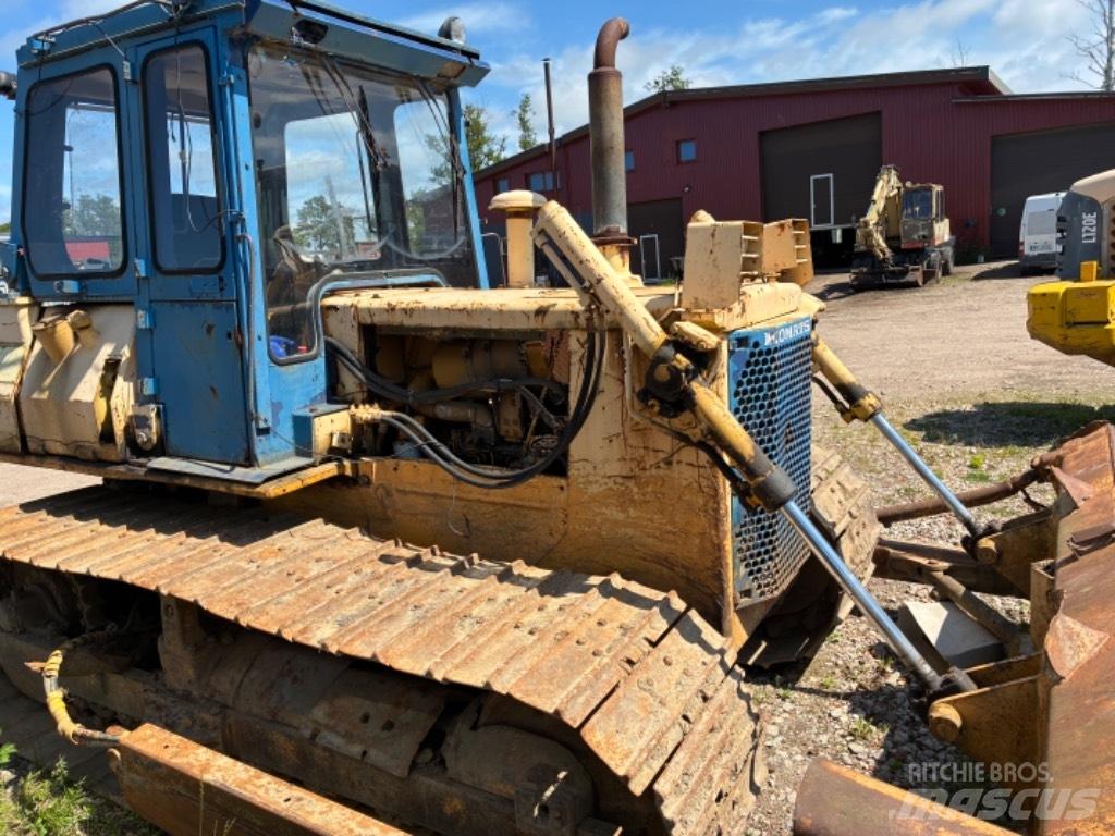 Komatsu D 41 P-3 Buldooserid