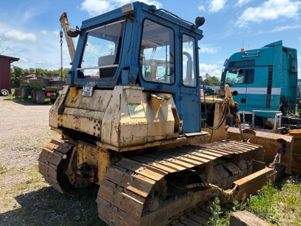 Komatsu D 41 P-3 Buldooserid
