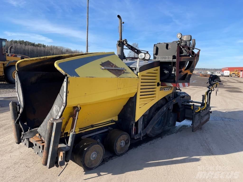Bomag BF 300 P Asfaldilaoturid