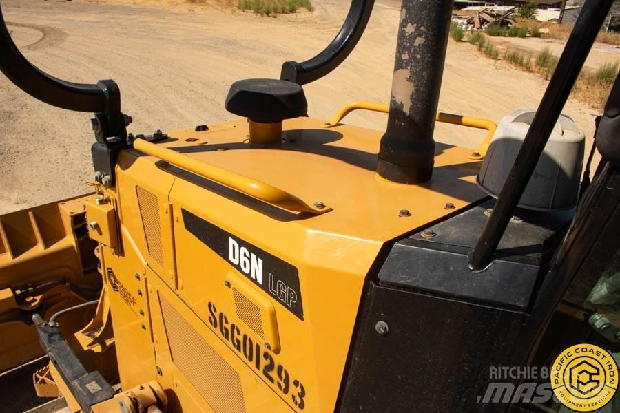 CAT D 6 N LGP Buldooserid