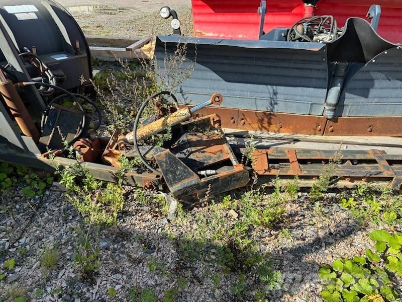 Uni-väg Vikplog 3.20 Lumekoristusmasinad