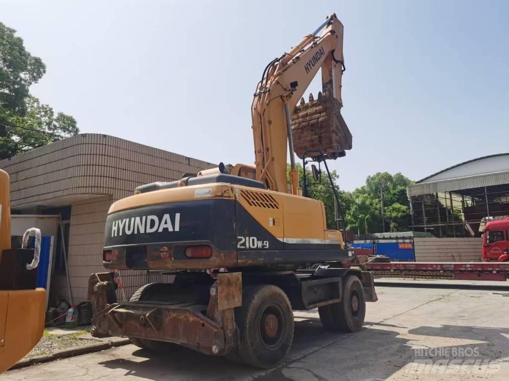 Hyundai R210w-9 Väikeekskavaatorid 7t-12t