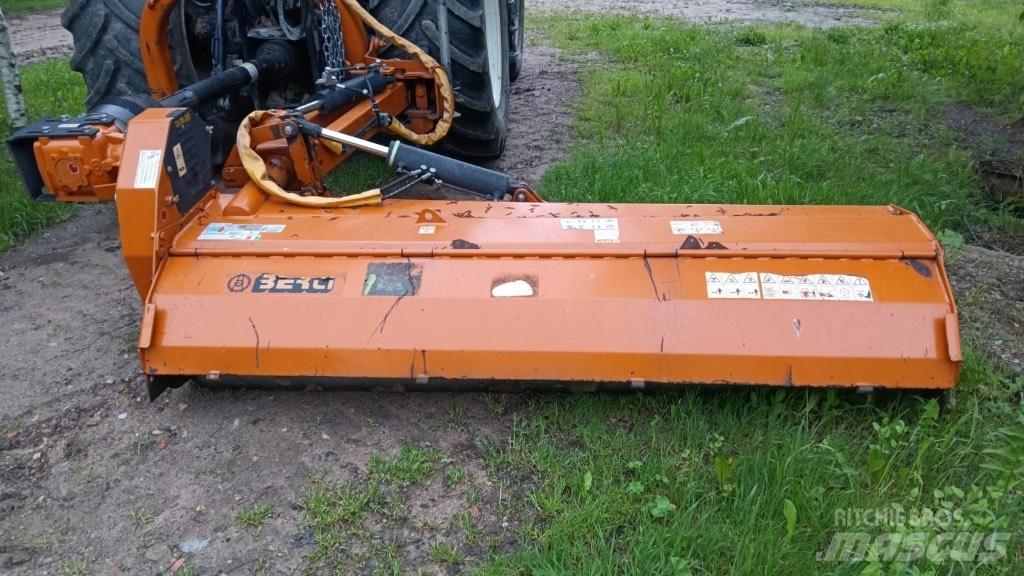 Berti TĀ/PS 250 Esi ja taganiidukid