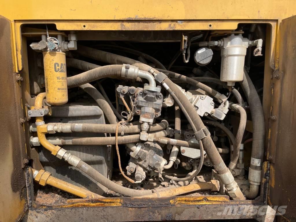 CAT AP555F Asfaldilaoturid