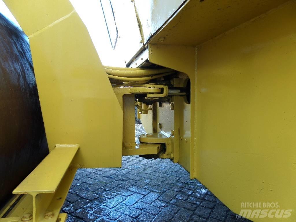 Bomag BW 211 AD Ühe trumliga rullid