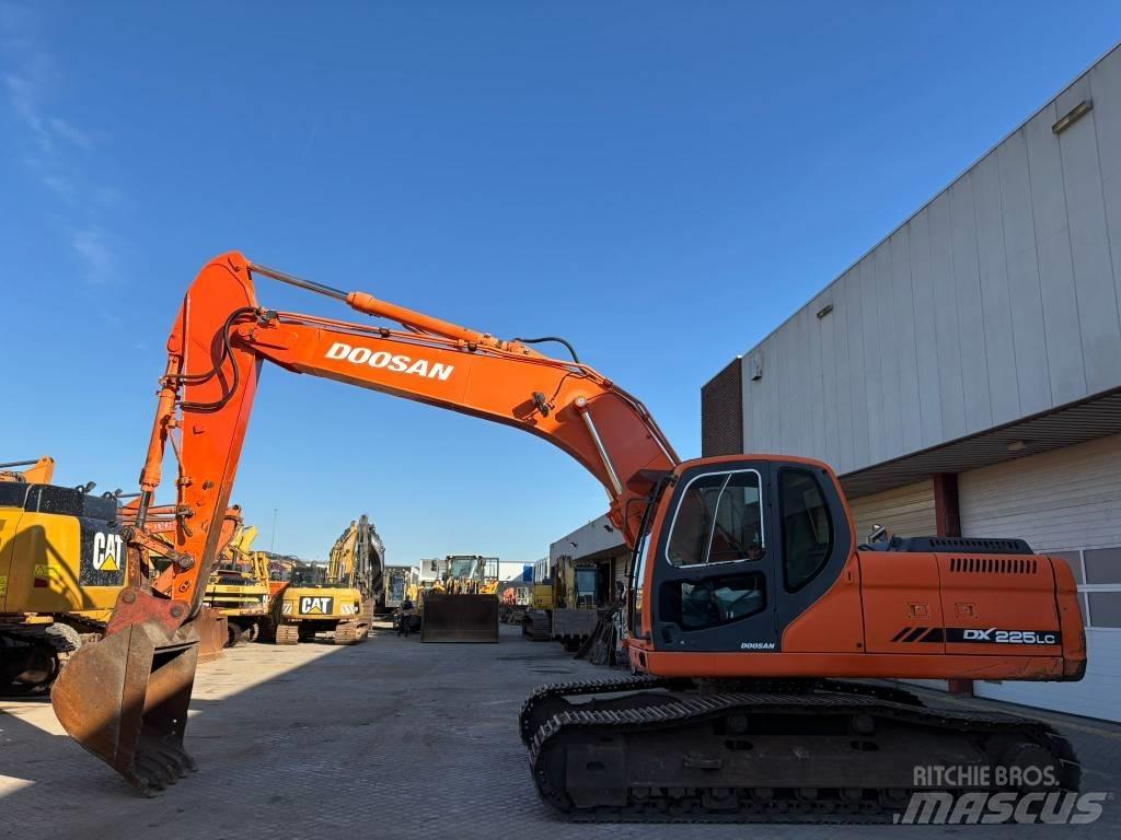 Doosan DX255LC Roomikekskavaatorid